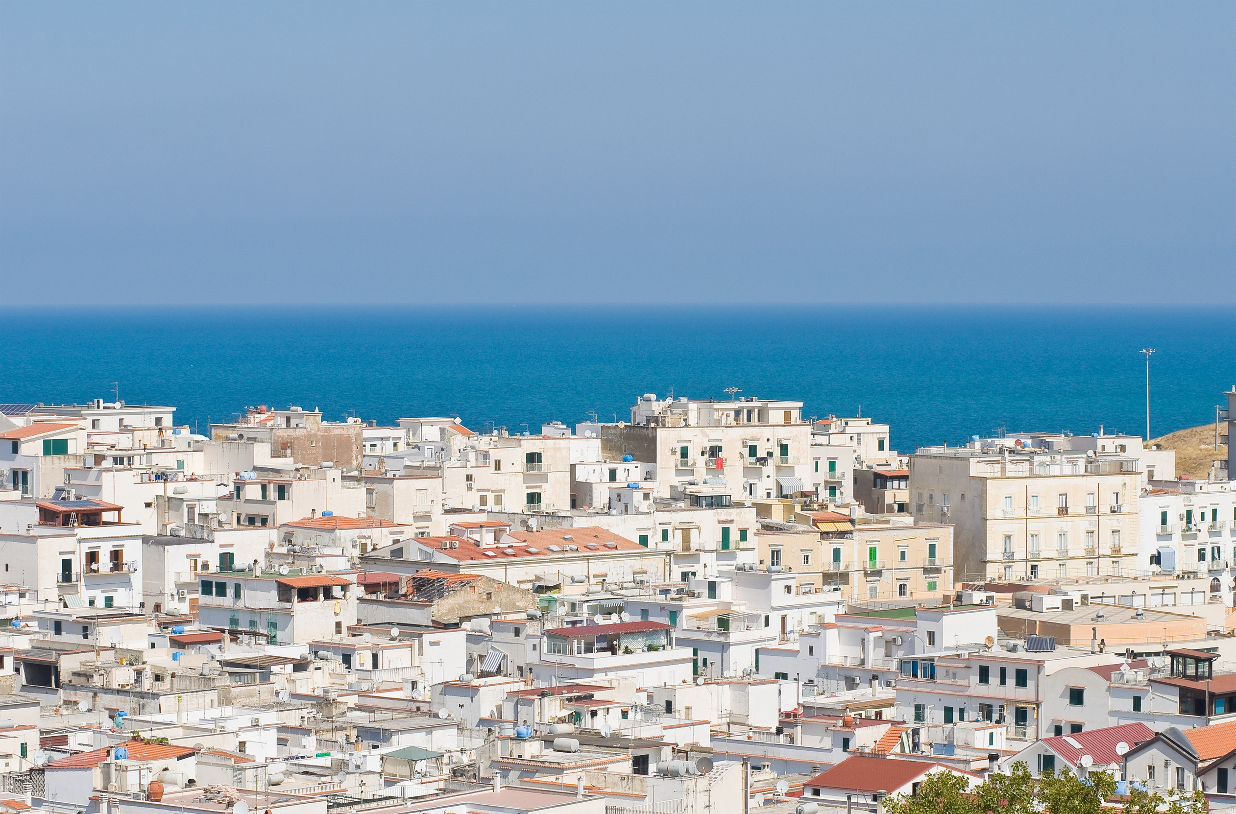 Southern Italy’s 7% Flat Tax: How Expats and Retirees Can Save Big
