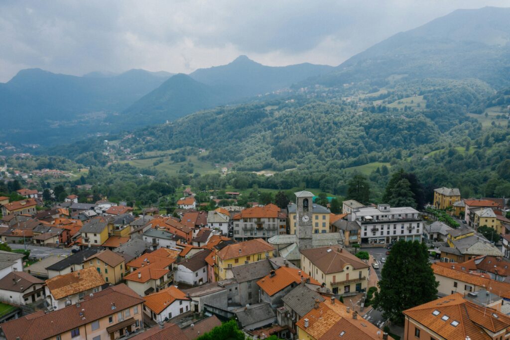 hiring builders in italy